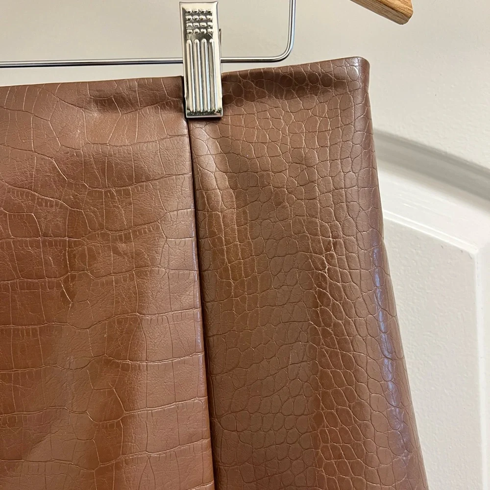 NWT ASTR Audrey Faux Leather Croc Skirt in Brown - Picture 8 of 12